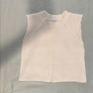 Evereve Cream Sleeveless Sweater. Size XS.